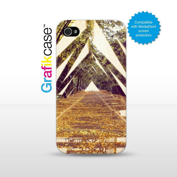 Grafikcase iPhone 4/4S case: Triangle by Dan Mountford